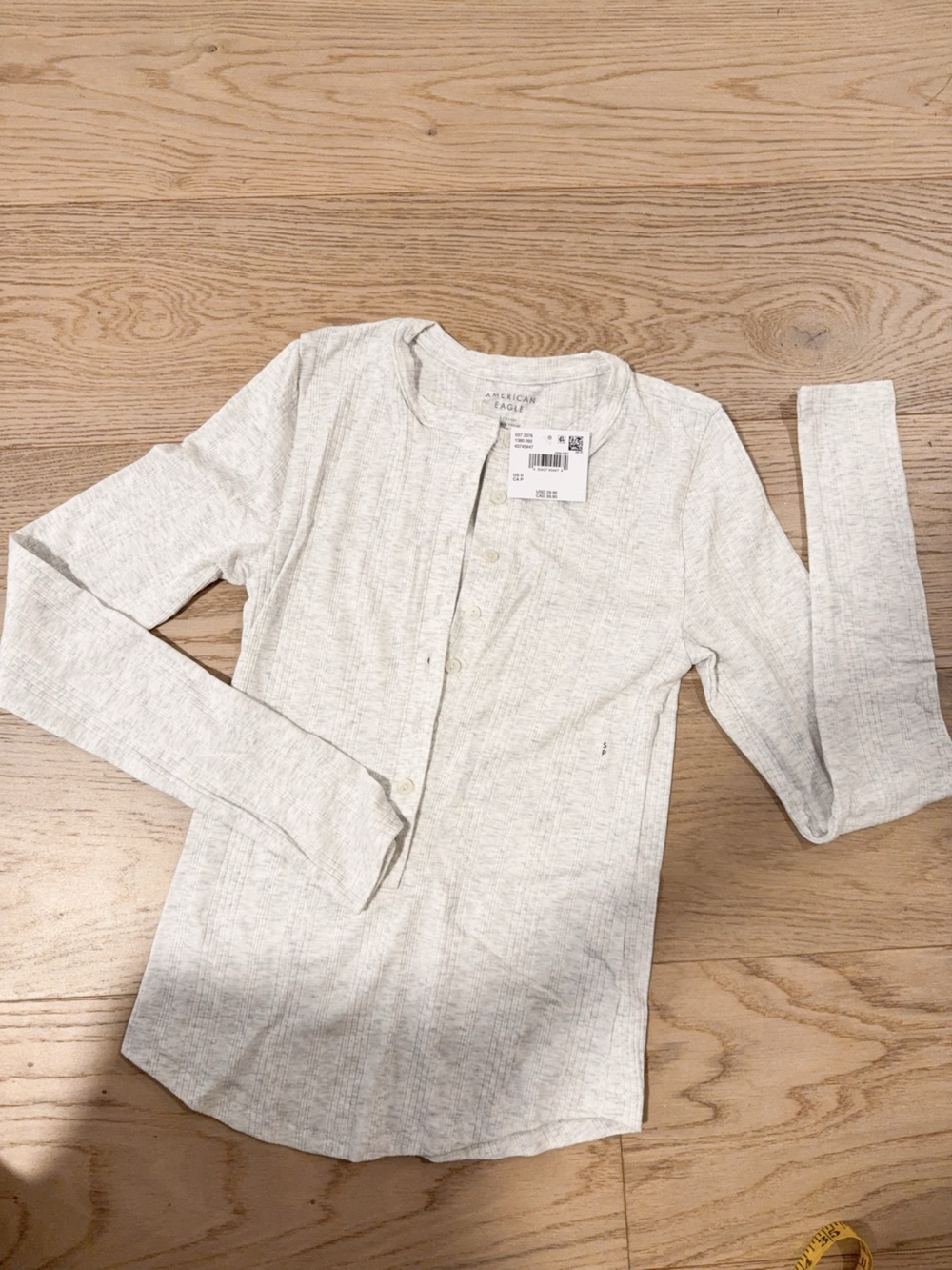 NWT 3376-1380 American Eagle T-shirt S